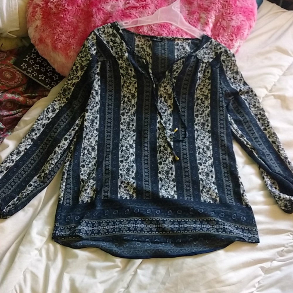 Rue 21 long sleeved blouse